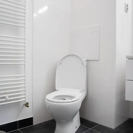No32 Ac Cozy Near Train Station 아파트 브라티슬라바