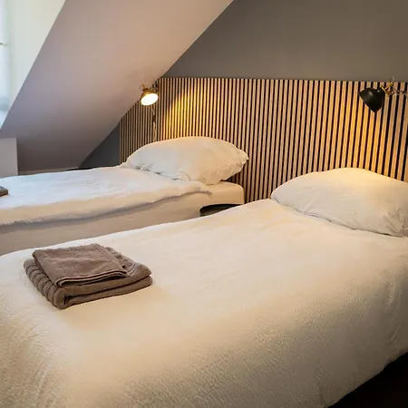 No32 Ac Cozy Near Train Station 아파트