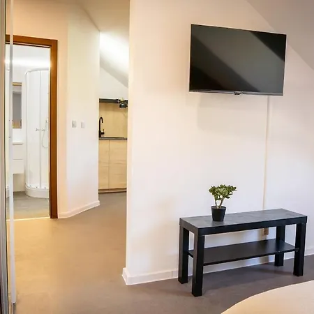 No32 Ac Cozy Near Train Station 브라티슬라바