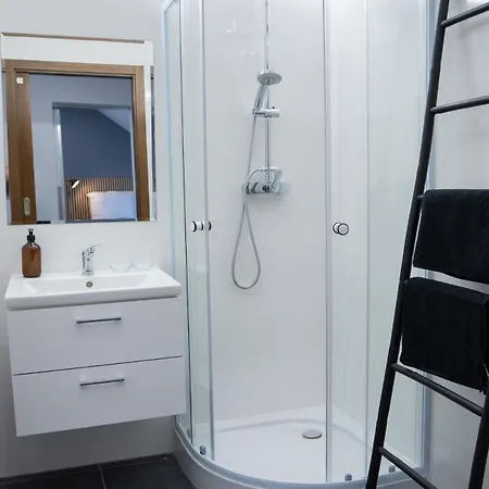 No32 Ac Cozy Near Train Station 브라티슬라바
